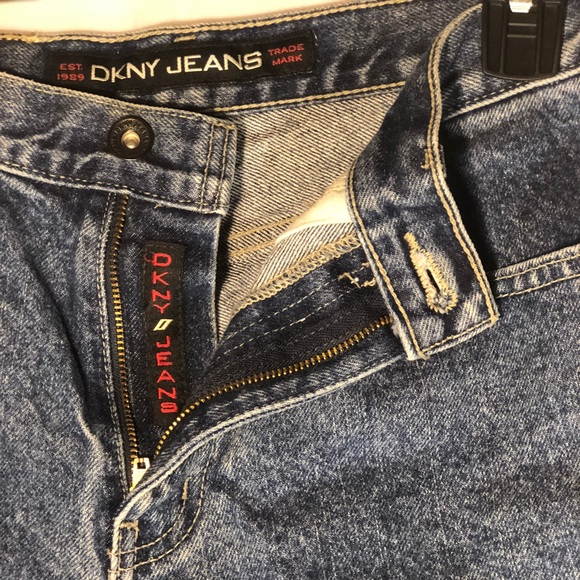 Women’s DKNY semi high waist shorts - Picture 4 of 5